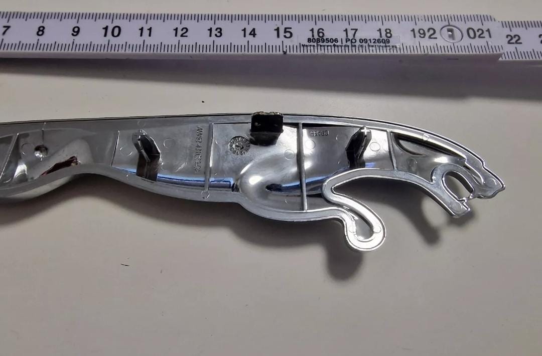 Neu Original Jaguar Emblem AW93-431C39-GA - Kühlergrill – Bild 5