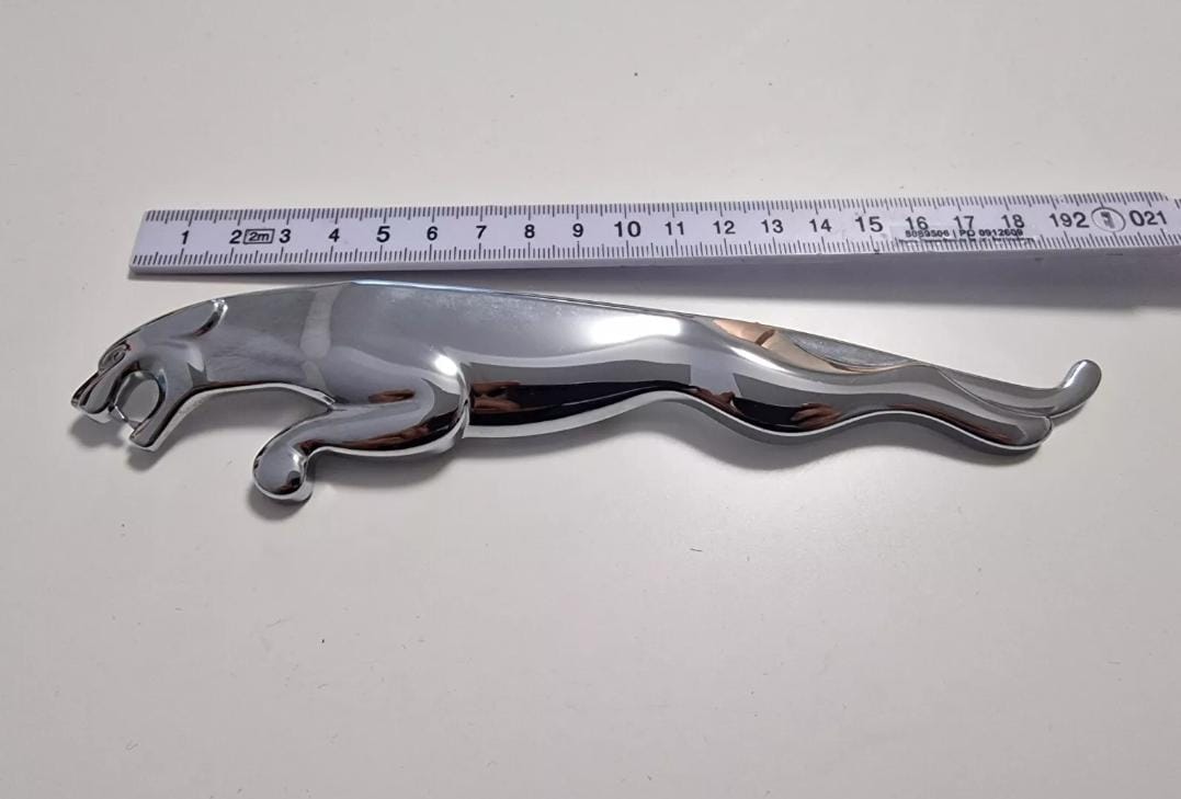 Neu Original Jaguar Emblem AW93-431C39-GA - Kühlergrill